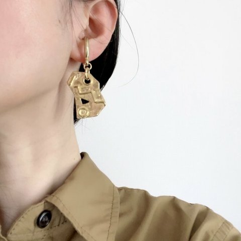 Dancing geometry ear cuff A【片耳】