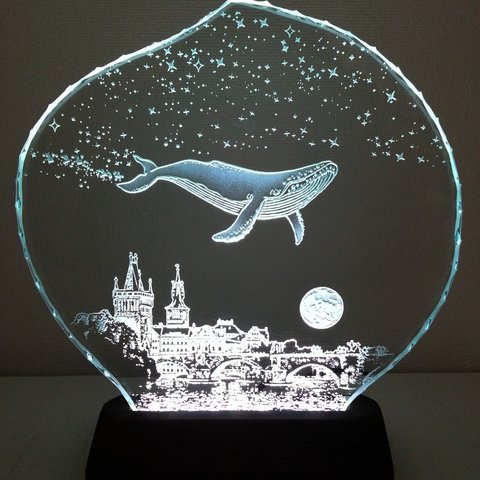 星降る夜・クジラ・プラハ　ガラスエッチングパネル Mサイズ・LEDスタンドセット（ランプ・ライト・照明） 