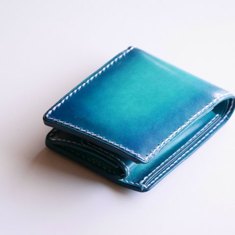 【手縫い】シンプル二つ折り財布　ヌメ革　青　ブルー　【海の色】