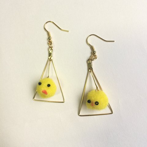 ひよこ ゆらゆら ピアス