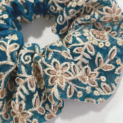 インド刺繍リボンのシュシュ