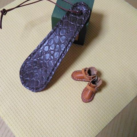 レザークラフト　お洒落な革小物　型押しクロコの靴ベラ　（茶　本革）