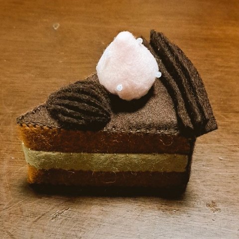 イチゴのチョコレートケーキ