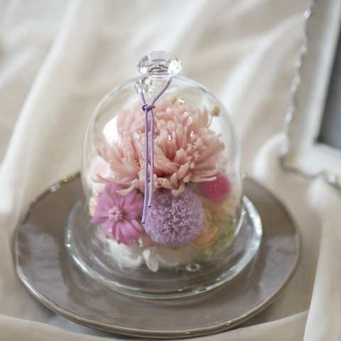 送料一律　「蓮如」　ガラスドームの中に優しい色合いのお花を包んで　浄名結び　水晶付き