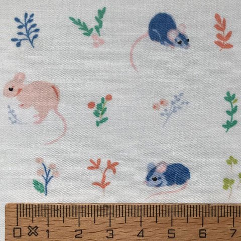 アメリカBirch プリント生地 Kitty Garden 子ネズミたちと花 ブルー 【20cm切り売り】 ◎鼠　フラワー