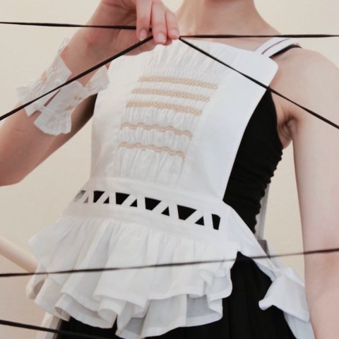 white key smocking apron/白鍵スモッキングエプロン