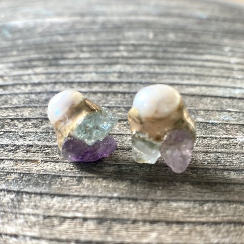 Raw Amethyst &Aquamarine S　原石の金継ぎピアス☆アメジスト＆アクアマリン＆パール☆チタンポスト☆プチサイズ