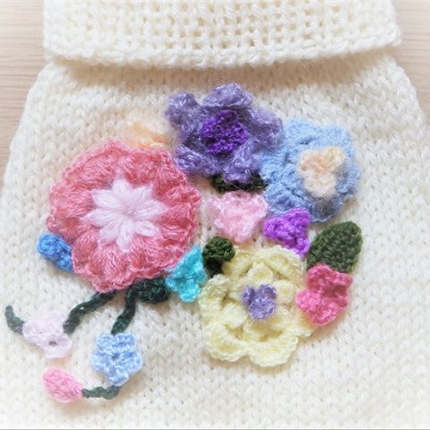 【50%off】 胴回り約３６㎝  “お花🌸わんニット”【 送料込み】花モチーフ・刺繍・ふわふわ・暖か手編み