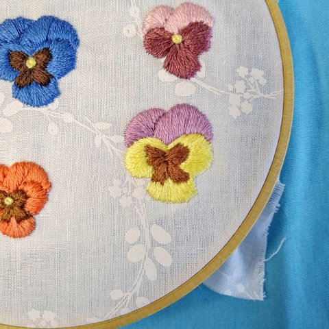 刺繍図案（パンジー）