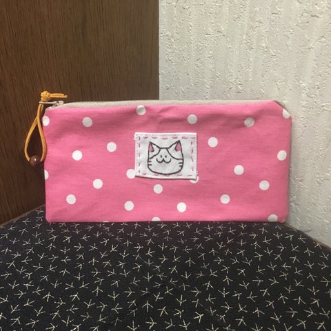 にゃんこ猫刺繍ペンケース