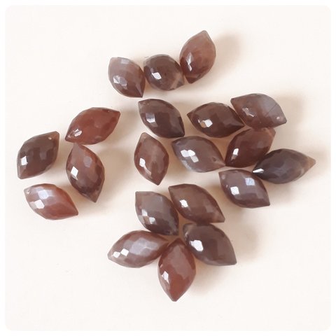 ∴天然石ビーズ∵  宝石質チョコレートムーンストーン  マーキスライスブリオレットカット  1個