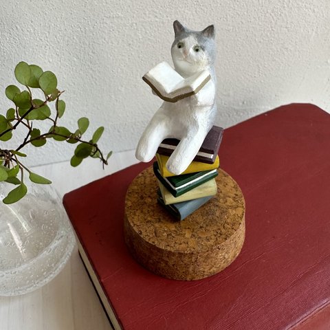 ガラスドーム　猫　オブジェ　ハチワレ　置物