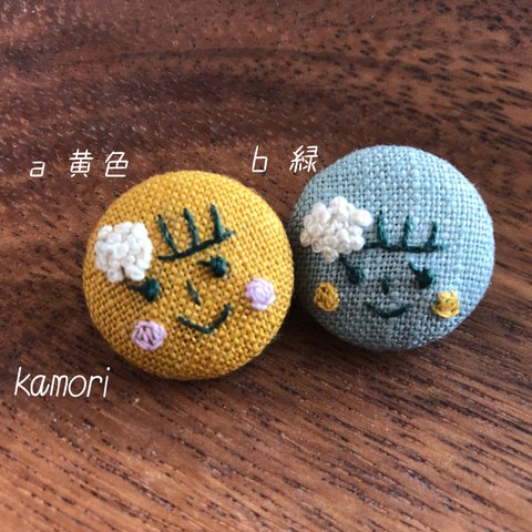 手刺繍くるみボタン (女の子のお顔&名入れ 小 ⁂ヘアゴム)