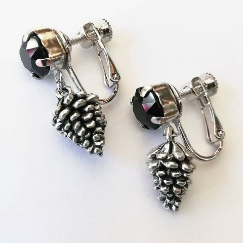 SWAROVSKI pinecone(s)イヤリング