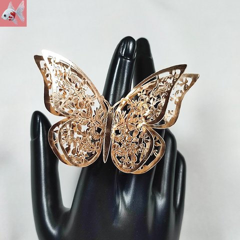 ◆切り絵蝶のリング①　ゴールド