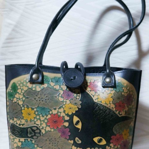 猫のデザイン、レザークラフト、new手提げバッグ.花畑猫　catwalk oikawa