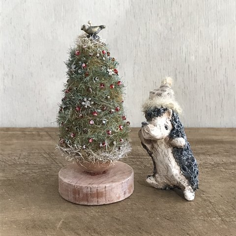 クリスマスツリーとハリネズミ 