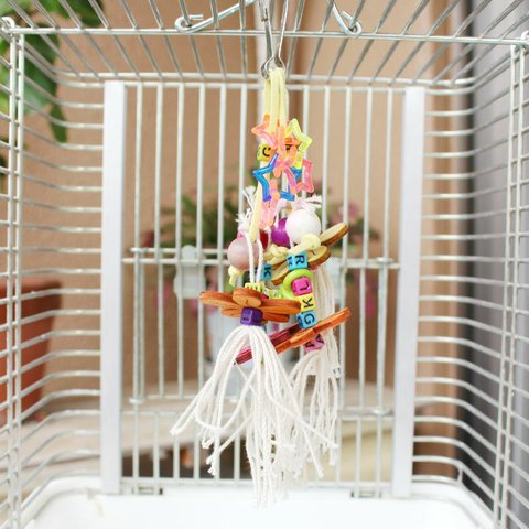 【鳥のおもちゃ】インコちゃんの花びらシャワー
