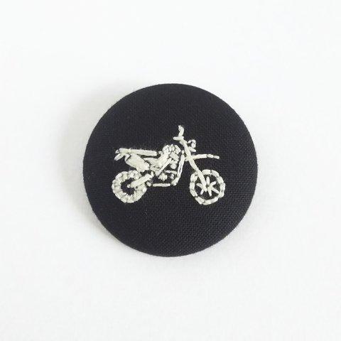 ブローチ38mm〈オフロードバイク刺繍のモノトーンブローチ〉