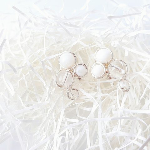 【4月誕生石】水晶とマザーオブパールのイヤリング　つやつやバブル