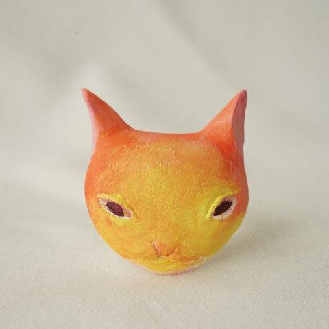 ブローチ 　cat face オレンジ