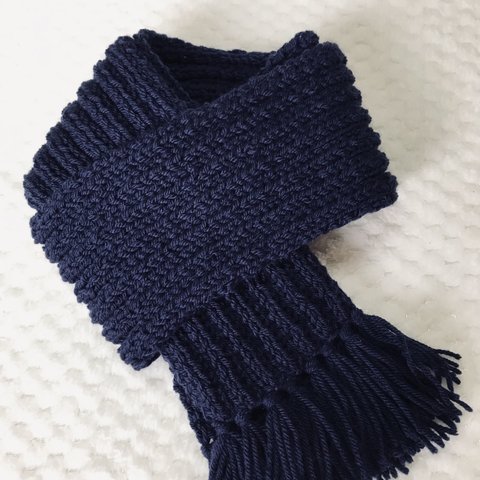 再販😊✖︎５ふっかふか🐏のミニ手編みマフラー(濃藍)