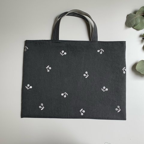 𖦊ັ  さくらんぼ刺繍のレッスンバッグ 𖦊ັチャコールグレー◇入園入学に