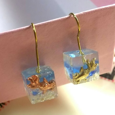 金魚と星の砂のピアス