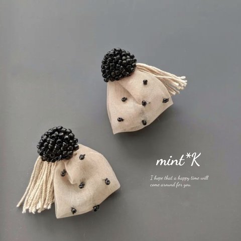 *追加再販**ビーズ刺繍ピアス　fua**dot