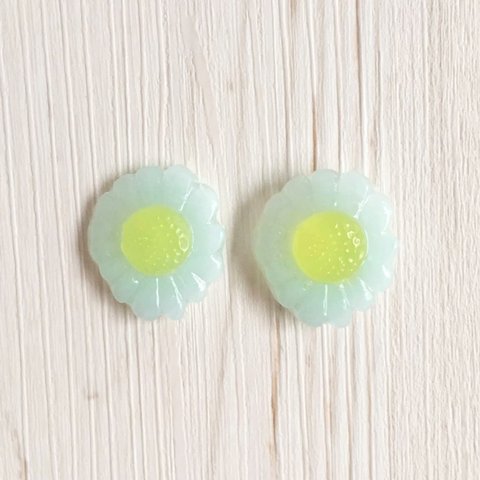 ear drop / pop flowers✴︎chamomile(mint green)