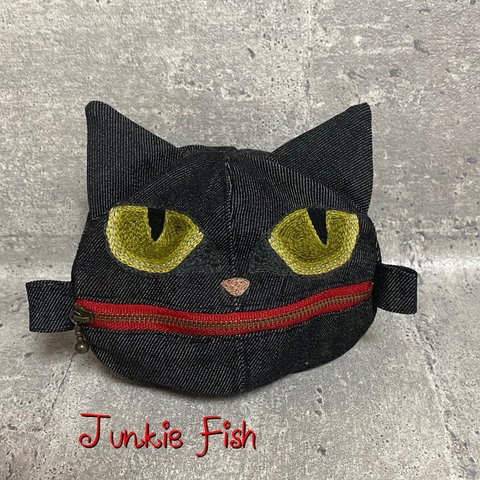 手刺繍の化け猫ポーチ(大)