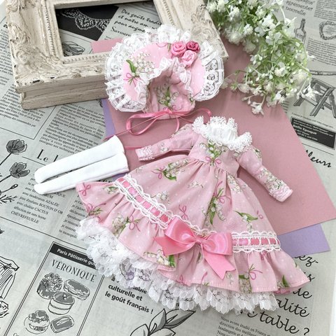 【送料無料】リカちゃんお洋服、ピンクのスズラン柄ワンピースセット（ワンピース、ボンネット、ペチコート、靴下）（119）