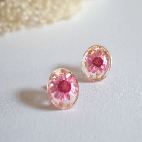 dry flower resin oval pierce : Pink