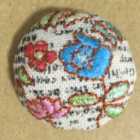 -Jonquille- フラワー刺繍  くるみボタン風ヘアゴムorブローチ⑥