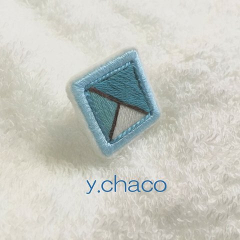 刺繍ブローチ・青のスクエア