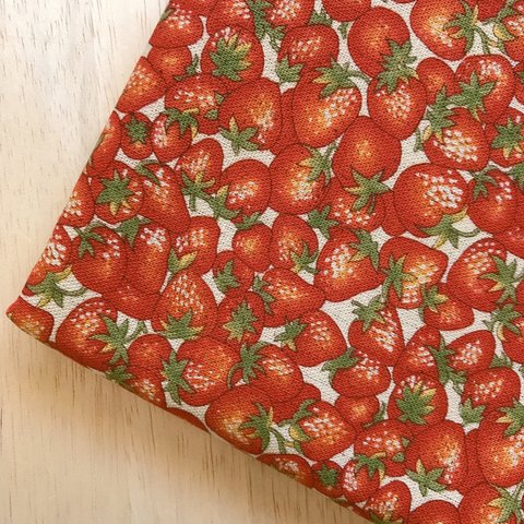 【綿麻キャンバス50×50】strawberry・キナリ地