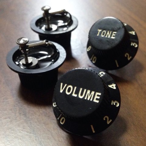 VOLUME＆TONEイヤリング