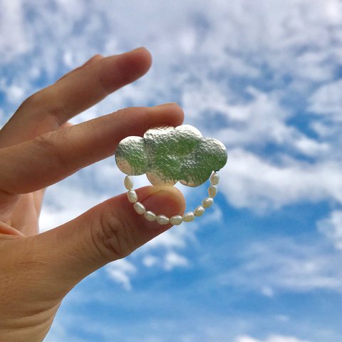 雲から雨粒  シルバーと淡水パール ブローチ