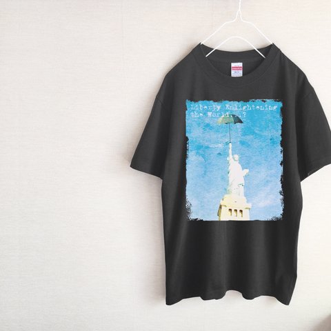 自由な女神　日傘　Tシャツ（スミクロ）