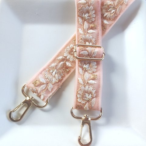 インド刺繍リボン　スマホショルダー（ピンク）