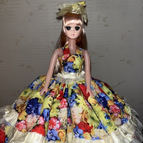 花柄ドレス 人形