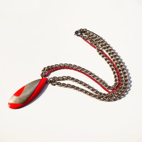 80s Vintage plastic red ×silver parts modern design chain necklace