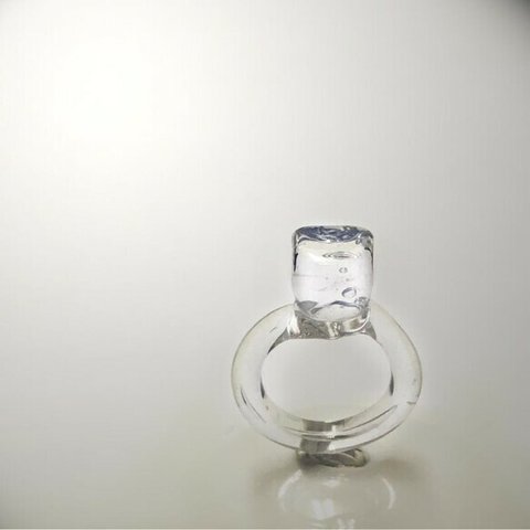 【特集掲載】氷の指輪　ガラスリング　オールガラス製　クールな涼し気アクセサリー 透明感たっぷりアイス