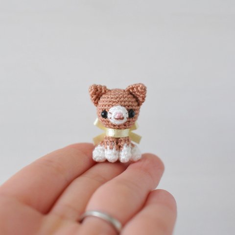 【SALE】*刺繍糸の小さな猫ちゃん*