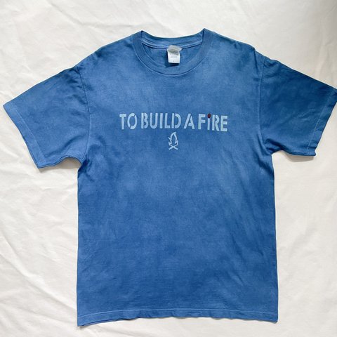 送料無料　キャンプ好きに! 火を熾す to build a fire 藍染Tシャツ　焚き火　犬