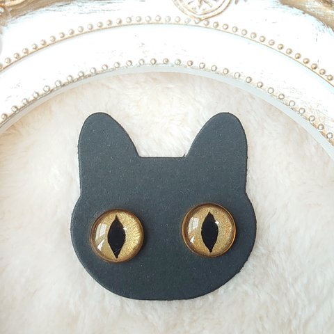 光る✨猫目ピアス( ΦωΦ )✨ゴールド