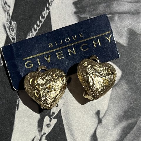 特集掲載 0900 90sVINTAGE  GIVENCHY EARRING  ハートストーン ヴィンテージ　アンティーク  クラシカル　ミニ　　　カジュアルブライダルギフト　メンズ　レトロ　ニット