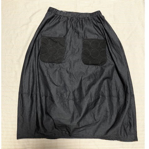 岡山デニム コットンブラックデニムの柔らかバルーンスカート ミナペルホネンファブリックのポケット付き タンバリン