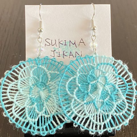 ピアス　ニャンドゥティ刺繍