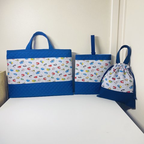  【お名前刺繍無料サービス】〈３点セット〉くるま柄★入園入学グッズ